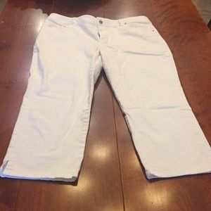 Chico’s White denim crops